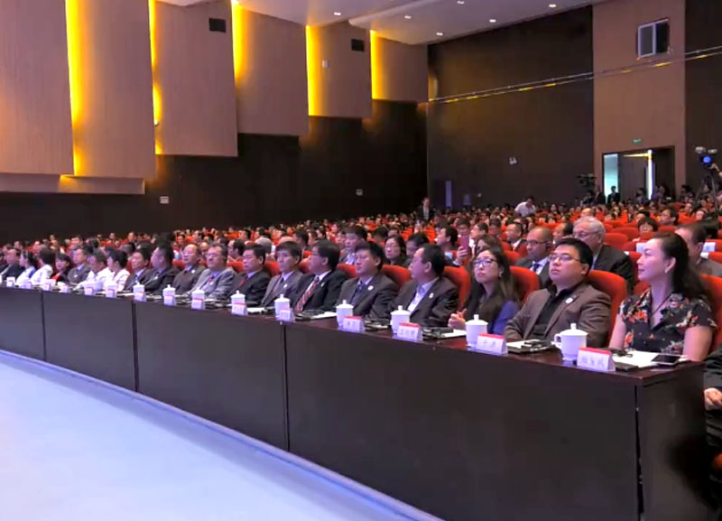 每个妇女，，，，，，，每个儿童启动仪式